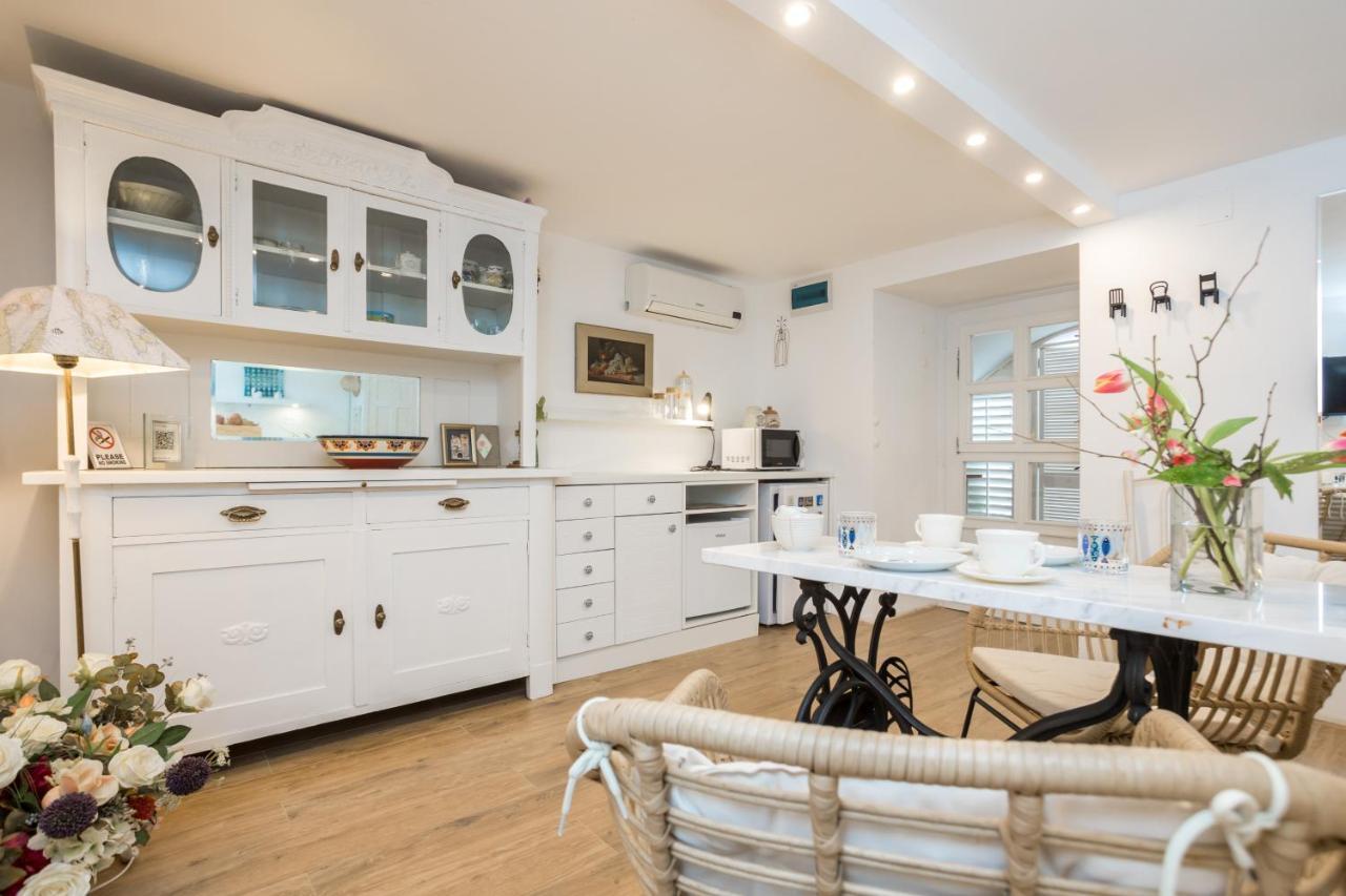 Charming Studio Apartment At House Rustica With Terrace And Nearby Parking Punat Exterior photo