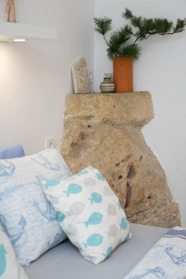 Charming Studio Apartment At House Rustica With Terrace And Nearby Parking Punat Exterior photo